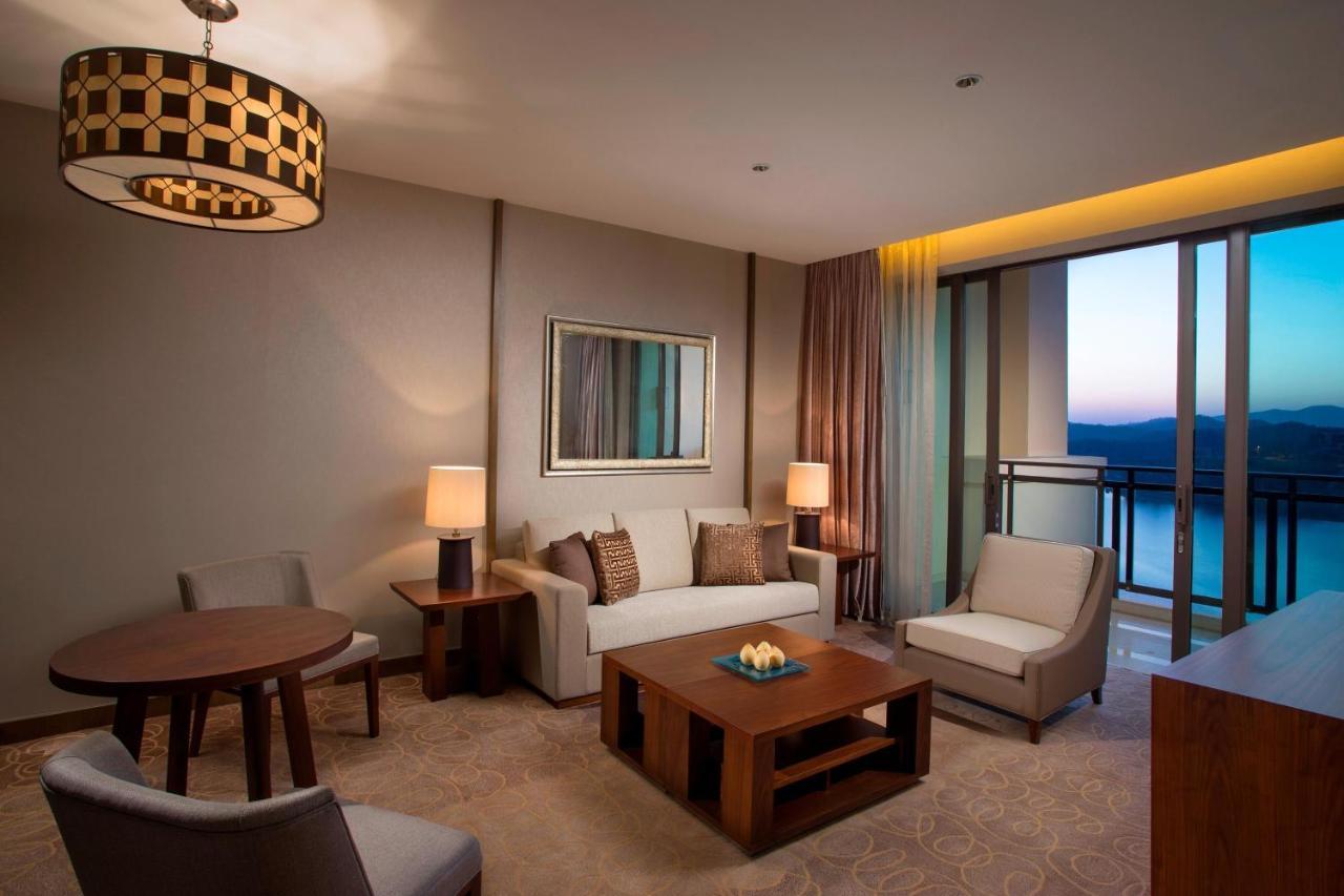 Sheraton Bailuhu Resort, Huizhou Huizhou  Dış mekan fotoğraf